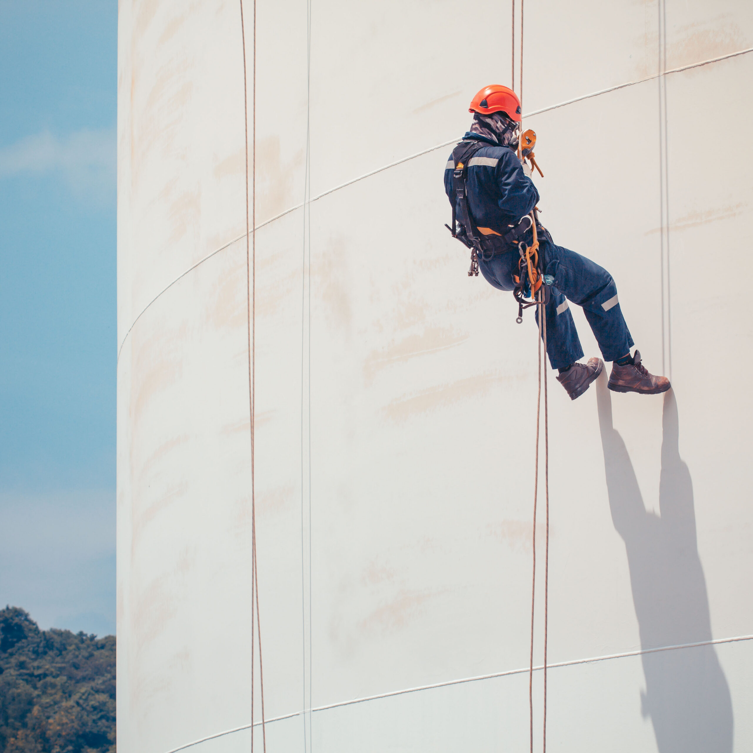 Acceso mediante cuerdas en el sector energético