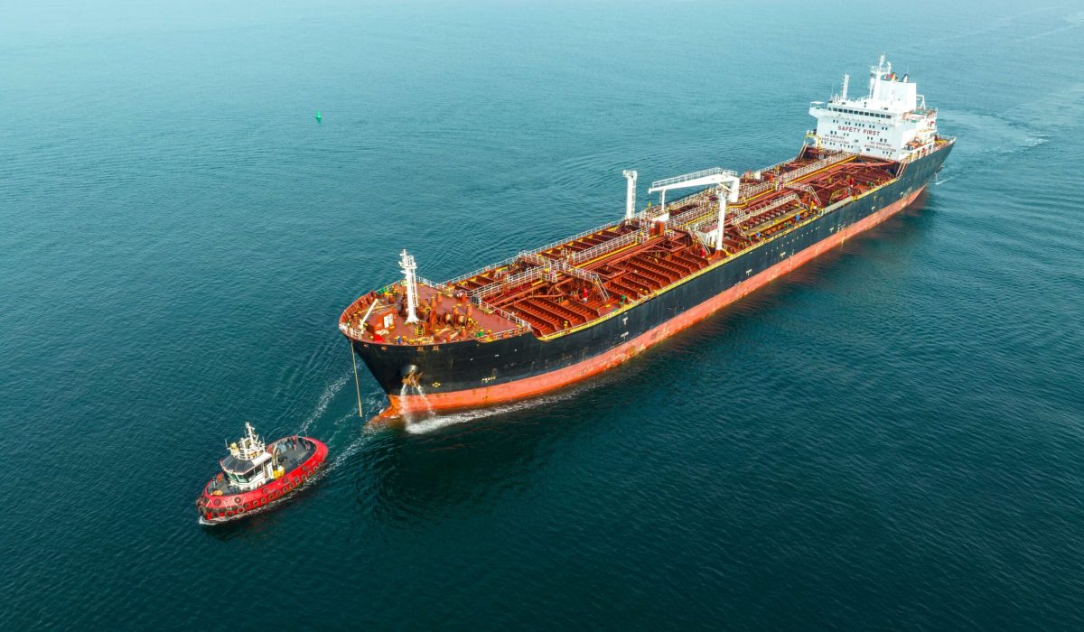 Tug boat